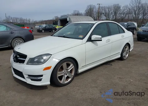 2012 Mercedes-Benz C 300 Luxury 4Matic/Sport 4Matic from USA, damaged, VIN WDDGF8BB9CA645101